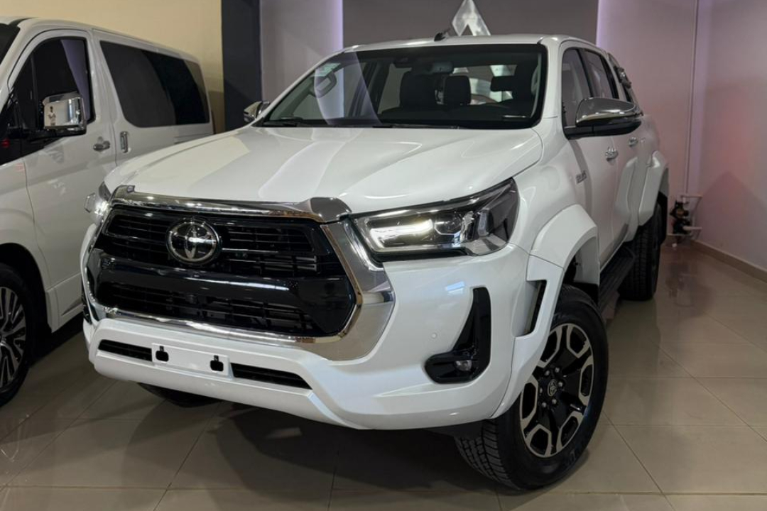 foto- TOYOTA-HILUX