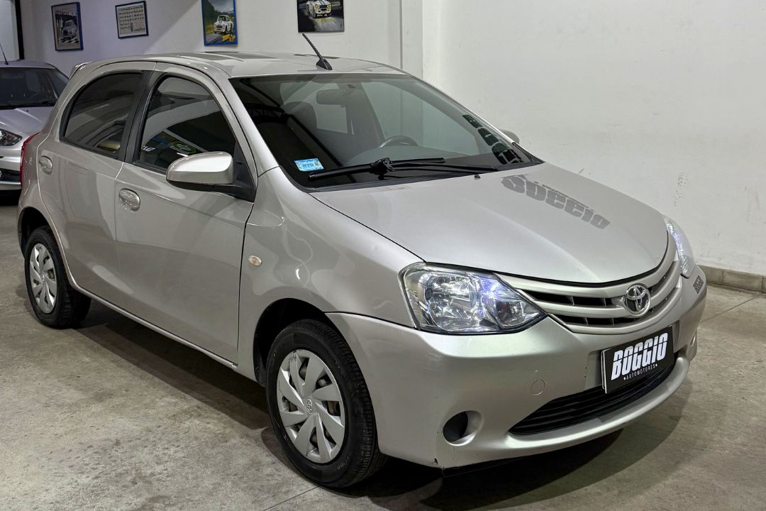 foto- TOYOTA-ETIOS